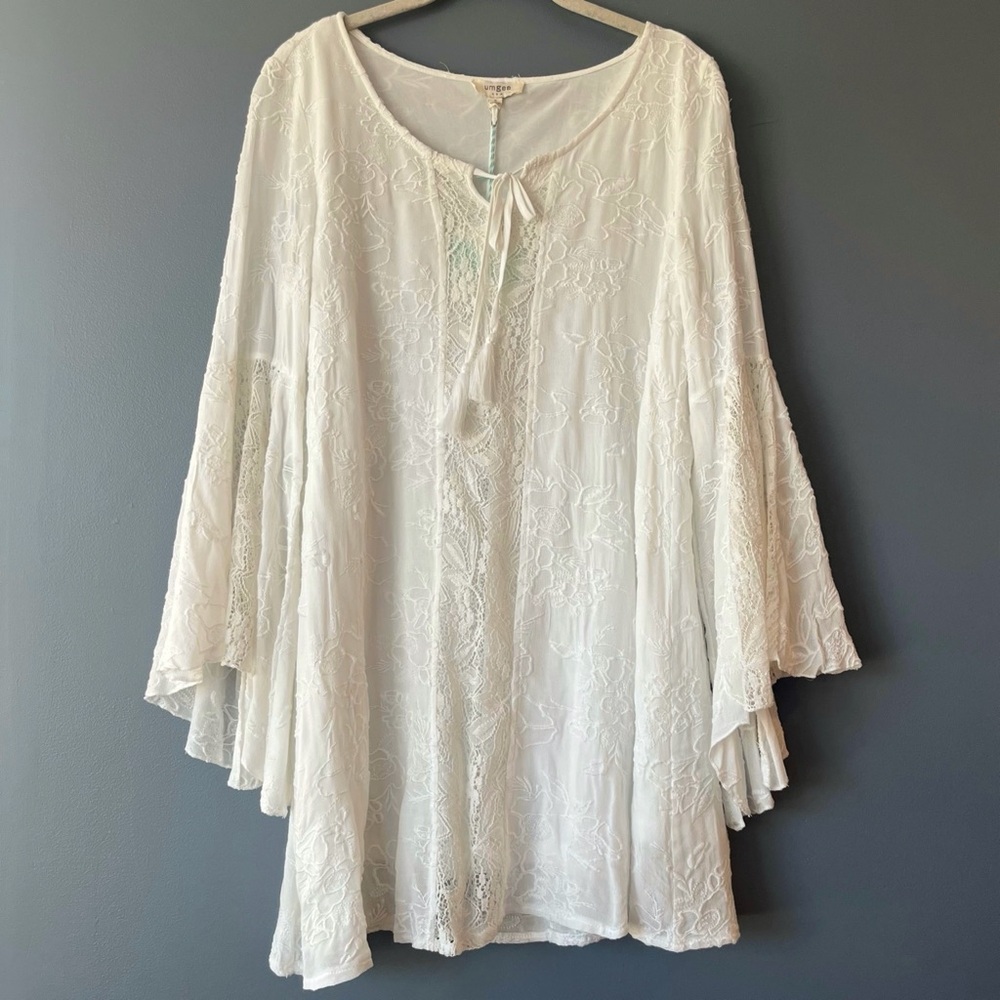 NWT Umgee Bell Sleeve Floral Lace Mini Dress
